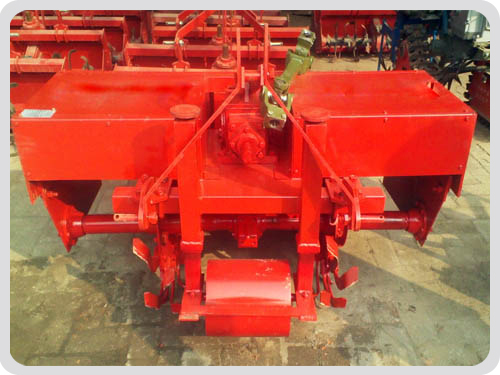 大型開溝培土機(jī)